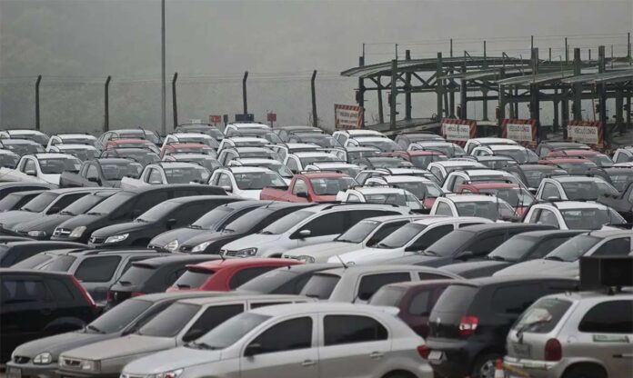Sem Título-2 Setor automotivo impulsionou alta no último ano; No entanto, produção industrial teve recuo de 1,4% em junho, comparado com o mês anterior