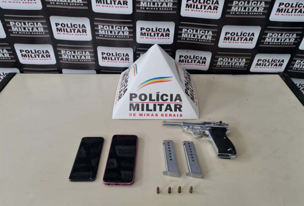 Confronto com policiais ocorreu na altura de São Gonçalo do Rio Abaixo, no KM 376 da BR-381; Autor de homicídio e outros crimes caiu em penhasco após ser baleado