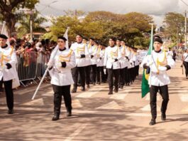 Com expectativa de reunir mais de 2500 pessoas, o desfile de 7 de setembro em Itabira contará com alunos das redes de ensino municipal, estadual e privada. Transita vai alterar o trânsito para a realização do evento.