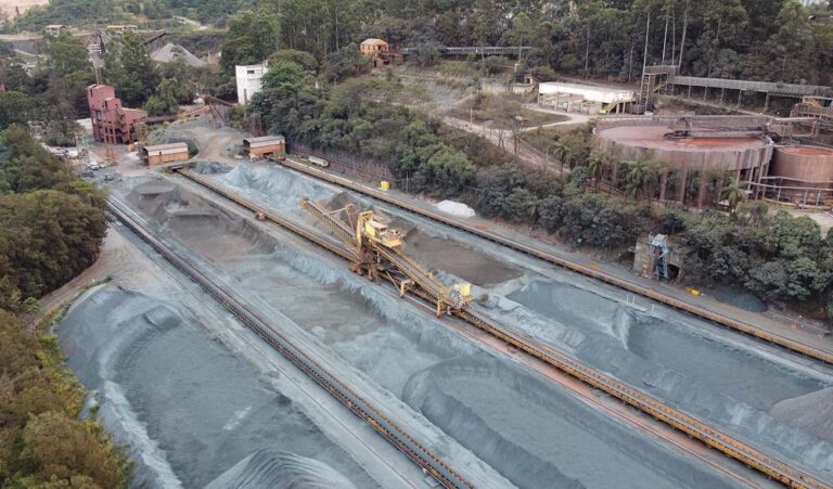 Calote das mineradoras aos municípios estará na pauta da 57ª Assembleia da Amig Calote das mineradoras aos municípios estará na pauta da 57ª Assembleia da Amig