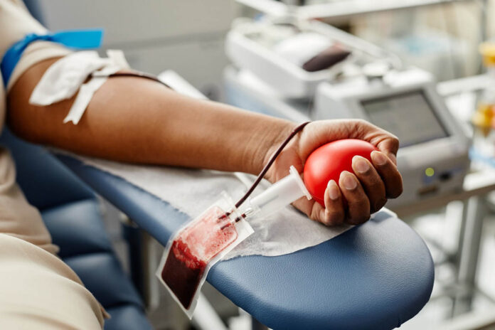 Unidade tem necessidade especialmente por sangue dos tipos A positivo e O positivo; Doações também ocorrem semanalmente, com transporte e alimentação gratuita para os voluntários
