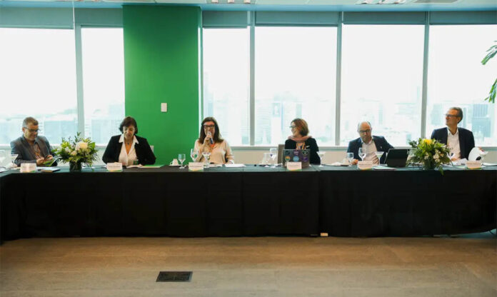Sem Título-1 Anúncio foi feito pela presidente da estatal, Magda Chambriard, prevendo produção de combustível renovável pela Petrobras para a frota da mineradora