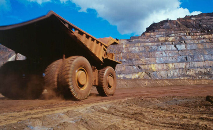 Saldo positivo da exportação de minérios representou 50% do saldo total da balança comercial brasileira no período, evidenciando importância do desempenho do setor mineral para a economia nacional, segundo o Ibram
