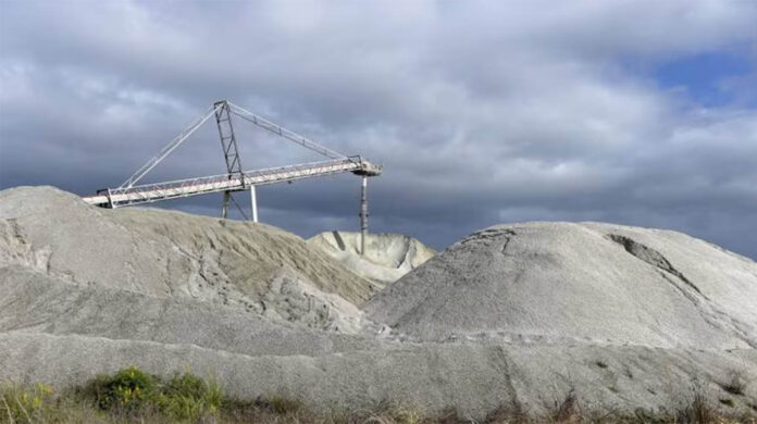 Sem Título-4 Evento previsto para os dias 13,14 e 15 de maio visa promover a colaboração, a inovação e o investimento no mercado brasileiro de lítio; Brazil Lithium Summit deve atrair mais de 400 profissionais do segmento