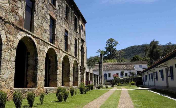 Administração do local reabriu para o day use com visitação máxima de 150 pessoas; Santuário do Caraça acumulou cerca de R$ 1 milhão em prejuízos com indêndio florestal
