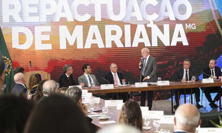 Em assinatura de novo Acordo de Mariana, Lula diz que “sairia muito mais barato ter evitado” tragédia Em assinatura de novo Acordo de Mariana, Lula diz que “sairia muito mais barato ter evitado” tragédia