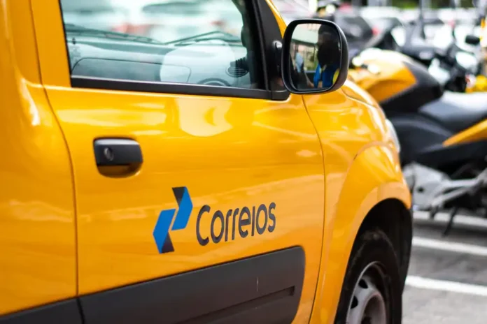 correios Dentre as vagas disponíveis nos Correios, 3.099 são destinadas ao cargo carteiro e 421 vagas restantes são voltadas para profissionais com formação superior