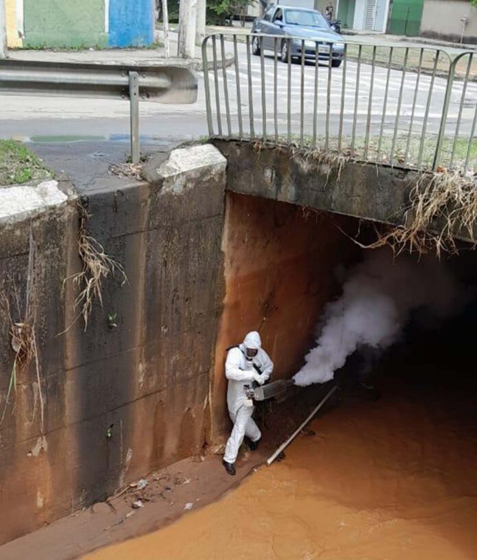 limpeza (3) Ações para evitar proliferação dos vetores de doenças como dengue, zika e chikungunya estão sendo desenvolvidas pela Secretaria Municipal de Saúde em toda a cidade durante período chuvoso