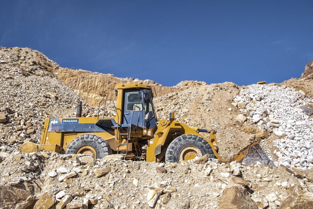 As posições disponíveis na Mina Anglo American Conceição do Mato Dentro são para Lubrificador e Auxiliar de Lubrificação, com prazo para envio de currículos até 11 de outubro de 2024