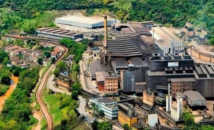 Os produtos da ArcelorMittal são diversos e abrangem uma ampla gama de aplicações, sendo o aço a espinha dorsal de suas operações
