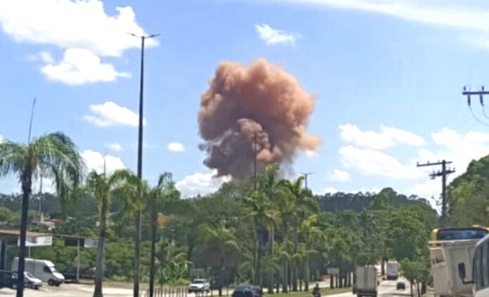 Fuma-a-na-planta-da-Usiminas-em-Ipatinga-1074x654 A Usiminas garantiu que o ocorrido não representa riscos para a saúde da população, tanto interna quanto externamente ao Centro Industrial de Ipatinga