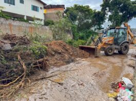 Medidas preventivas para o período chuvoso já acumulam 175 toneladas de entulho e lixo retiradas somente em um trecho de córrego na área urbana de Ipatinga