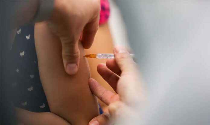 Medida visa atualizar a Caderneta de Vacinação de crianças e adolescentes menores de 15 anos; Realizada em João Monlevade e em todo o estado, campanha tem o objetivo de ampliar a cobertura vacinal e garantir proteção contra doenças imunopreveníveis