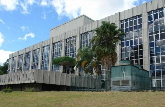 O processo seletivo para as vagas na Prefeitura de Itabira será composto por quatro etapas, começando com uma prova objetiva agendada para o dia 1º de dezembro, seguida pela análise de títulos