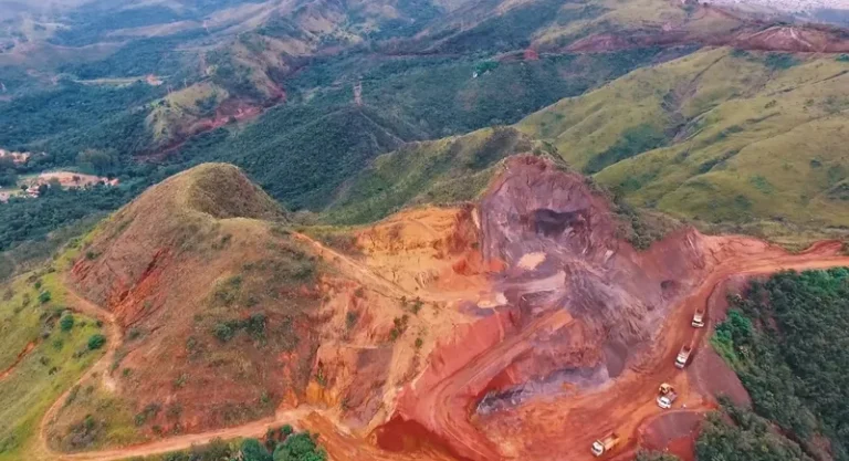Denúncia aponta que mineradora Fleurs Global Mineração fez descarte irregular na Serra do Curral