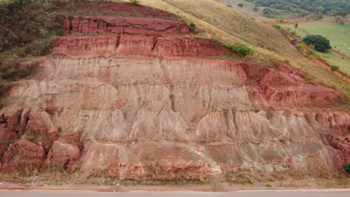terras-raras Projeto de mineração da Resouro Strategic Metals em Minas Gerais destaca-se como marco estratégico para a transição energética e extração das terras-raras e titânio no Triângulo Mineiro e o Alto Paranaíba