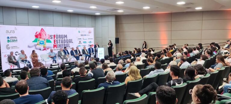 Evento reúne empresas, investidores, órgãos públicos e representantes da sociedade civil, com o objetivo de fomentar o desenvolvimento e agregar valor à cadeia de exploração de minerais