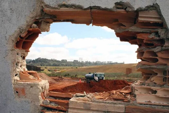 Levantamento do DataMG ouviu moradores de bairros afetados pela descaracterização de estrutura do Sistema Pontal, em Itabira; MPMG requer realocação de famílias atingidas