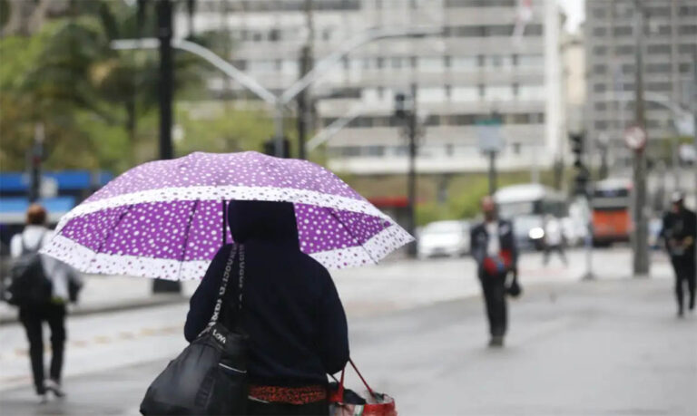 Defesa Civil de Belo Horizonte também emitiu alerta de chuva forte; Há risco geológico alto em todas as regionais da capital mineira