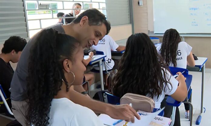 Projeto de Lei 104/2015 que tramita na Câmara propõe restrição do uso de aparelhos eletrônicos portáteis nas salas de aula dos estabelecimentos públicos e privados de ensino infantil e médio