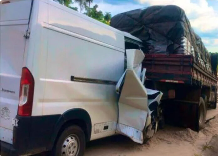 Vítima dirigia a van que seguia sentido João Monlevade, na altura do KM 405 da rodovia; BR-381 ficou parcialmente interditada por conta do acidente