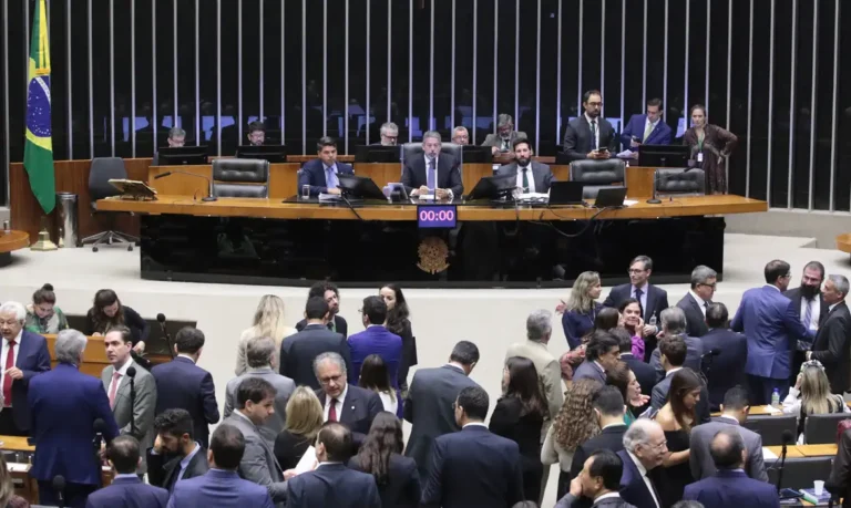 A reforma tributária, com as alterações propostas, pode resultar em uma redução da alíquota padrão do IVA, passando de 28,55% (maior do mundo) para 27,84%.