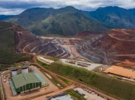 A Samarco oferece aos contratados benefícios como assistência médica e odontológica, participação nos lucros e resultados, seguro de vida, entre outros.