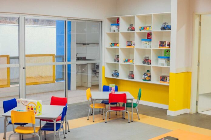 O cadastro ou a atualização de informações em Itabira deve ser realizado presencialmente nas unidades de ensino. As famílias interessadas devem se dirigir ao CMEI ou CEI mais próximo de sua residência, entre 8h e 12h, para realizar o procedimento