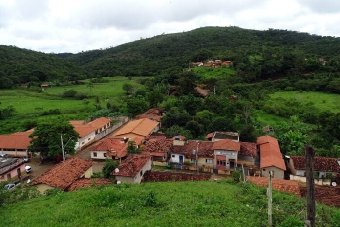 Uma das grandes conquistas desse acordo foi a participação ativa das próprias comunidades afetadas em Conceição do Mato Dentro. Pela primeira vez, os moradores tiveram a oportunidade de eleger representantes que atuaram diretamente nas reuniões