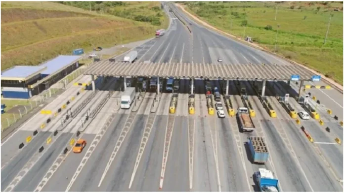 Pedagio-BR-381-novos-precos A implementação dos pedágios promete impactar a rotina de motoristas que utilizam a BR-381, uma das principais rodovias de Minas Gerais, que conecta a capital Belo Horizonte a várias cidades do interior do estado.