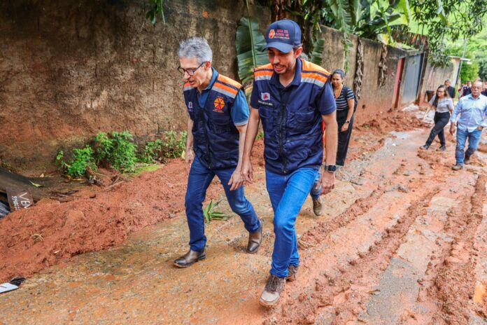 Ele anunciou a criação de uma linha de crédito para as prefeituras realocarem moradores de áreas de risco, como uma das medidas preventivas adotadas para evitar novas tragédias em Ipatinga