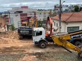 Antes da demolição, equipes da Prefeitura de Itabira removeram móveis, quadros e outros pertences do casarão. Todo o material foi cuidadosamente catalogado e guardado pela Secretaria Municipal de Desenvolvimento Urbano para preservação