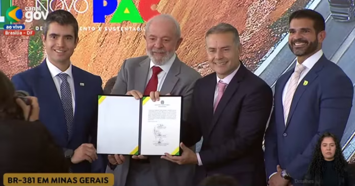 lula-concessao-br-381 O contrato da BR-381 tem duração de 30 anos e obriga o consórcio a investir R$ 9,3 bilhões na melhoria da infraestrutura da rodovia, um dos principais e mais perigosos acessos do estado de Minas Gerais