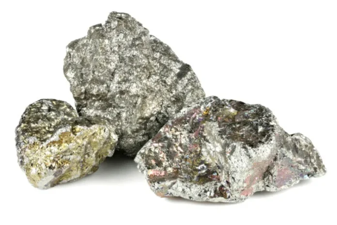 niobio O nióbio é um metal com aplicação crucial em setores como a fabricação de superligas metálicas, baterias e, mais recentemente, na produção de tecnologias de energia limpa, como turbinas eólicas e veículos elétricos