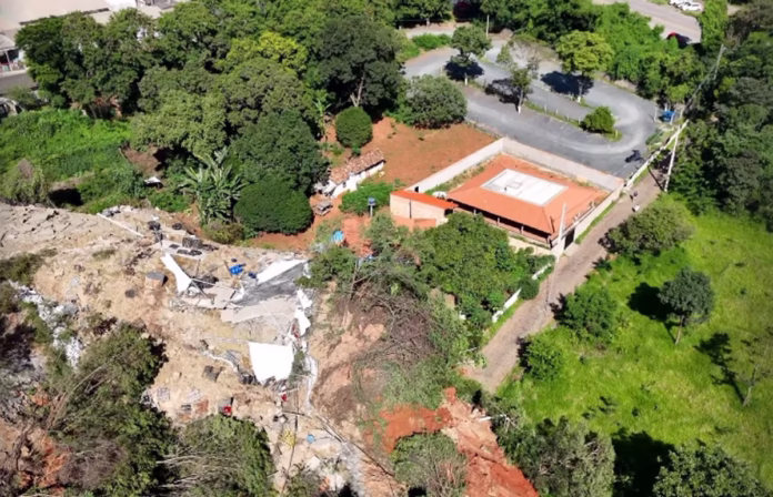 Após o deslizamento em dezembro na Mina de Turmalina, a Jaguar Mining foi multada em quase R$ 320 milhões pela Secretaria de Estado de Meio Ambiente e Desenvolvimento Sustentável (Semad), devido aos danos ambientais causados