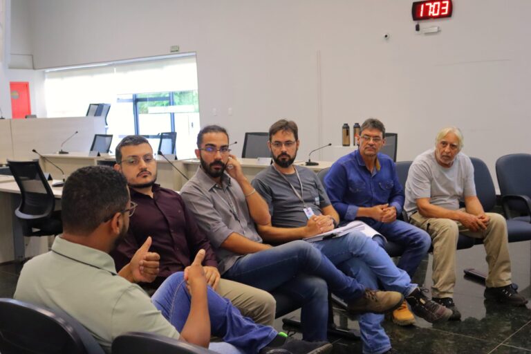 Moradores de Gondó debatem delimitação de território com vereadores em Conceição do Mato Dentro Moradores de Gondó debatem delimitação de território com vereadores em Conceição do Mato Dentro