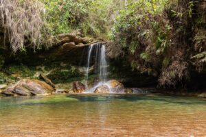 O Poço das Ninfas é um dos principais pontos turísticos da cidade, suas águas cristalinas encantam e enchem os olhos dos visitantes. 