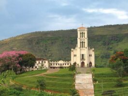 O município rico em minério de ferro carrega em suas dimensões cachoeiras magníficas, inclusive a maior cachoeira do Brasil e a terceira maior da América do Sul está lá!