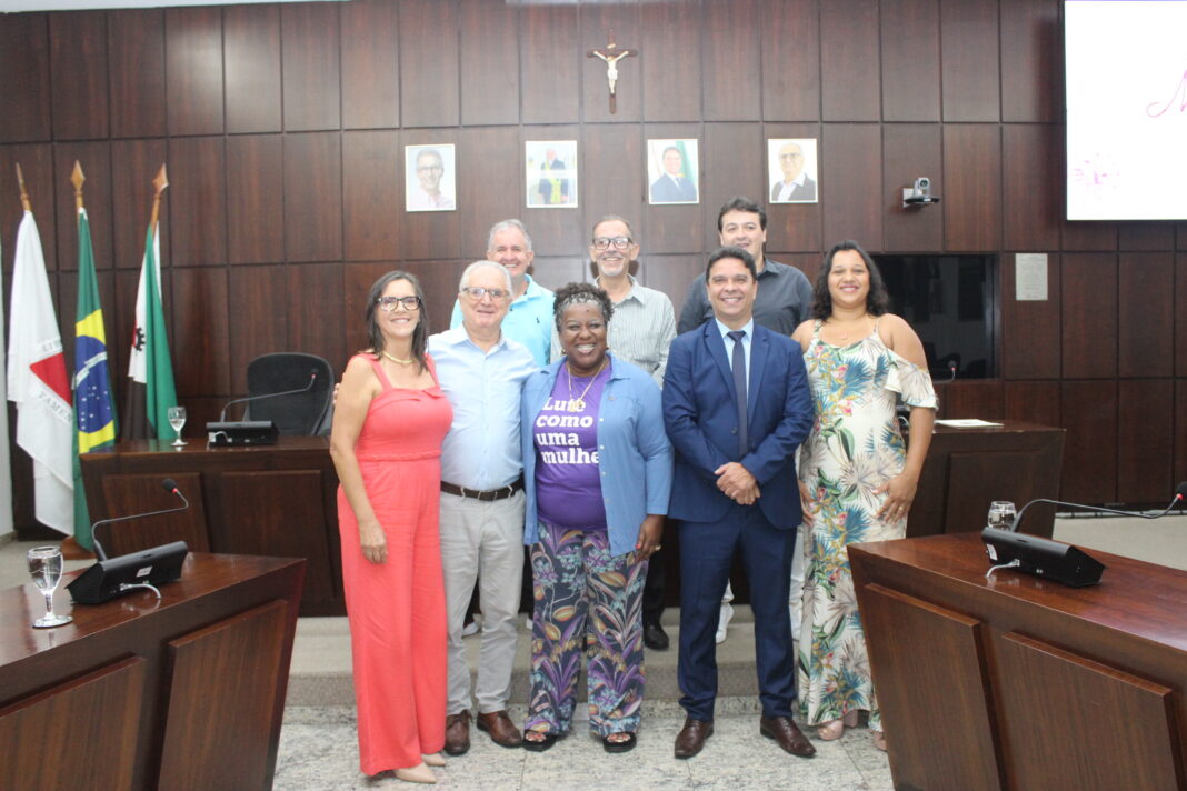 O evento em João Monlevade contou com a presença da Ministra dos Direitos Humanos e da Cidadania, Macaé Evaristo, do Prefeito Dr. Laércio José Ribeiro, do presidente da Câmara Municipal, Fernando Linhares (Podemos), além dos vereadores Leles Pontes (Republicanos) e Thiago Titó (MDB)