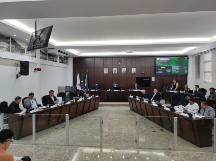 Com a mudança em João Monlevade, o Conselho Municipal de Habitação será composto por seis membros titulares e seus respectivos suplentes, nomeados pelo prefeito.