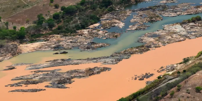 reparação da Bacia do Rio Doce Esse repasse pela reparação da Bacia do Rio Doce, proveniente do acordo firmado entre as empresas Samarco, Vale e BHP, tem como objetivo ajudar as cidades a investir em áreas essenciais como saúde, educação, segurança e outros projetos que beneficiem a população local