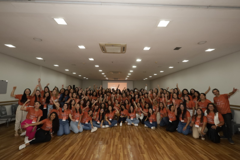 No Brasil, a Hydro já alcançou um equilíbrio de gênero significativo em seus escritórios no Rio de Janeiro e em Belém, com 50% de mulheres e 50% de homens na força de trabalho