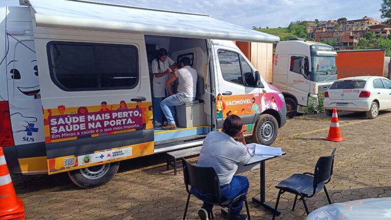 Ao todo, serão cinco paradas estratégicas de aplicação de vacinas entre os dias 22 e 25 de abril, com atendimento gratuito em locais de fácil acesso