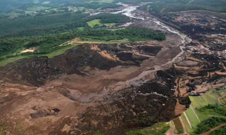Justiça determina que Vale continue indenizando vítimas da tragédia de Brumadinho com salário mínimo Justiça determina que Vale continue indenizando vítimas da tragédia de Brumadinho com salário mínimo