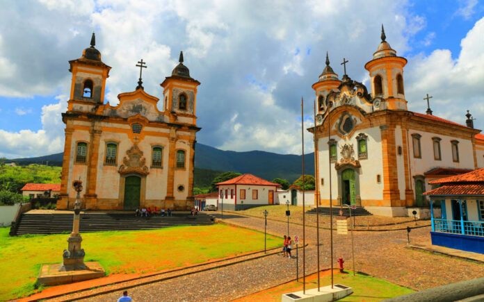 Churches in Mariana, Minas Gerais, Brazil Nos últimos nove anos, mais de 2.500 peças históricas e religiosas afetadas pelo desastre têm sido cuidadosamente restauradas como parte de um processo de reparação da história de Mariana