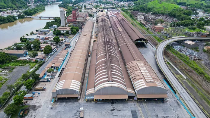 As oportunidades na ArcelorMittal abrangem áreas operacionais, administrativas e de manutenção, atendendo a diferentes perfis profissionais