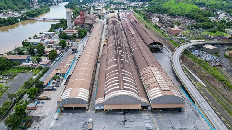 As oportunidades na ArcelorMittal abrangem áreas operacionais, administrativas e de manutenção, atendendo a diferentes perfis profissionais