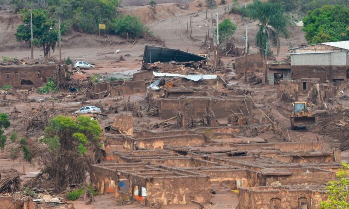 Apesar de prejuízo operacional e alerta em auditoria, Pogust Goodhead segue com processo que pede R$ 52 bilhões por danos causados pelo rompimento da barragem da Samarco, em Mariana