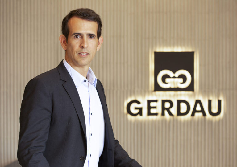 “É urgente que o Brasil defina sua posição: está ao lado das empresas brasileiras e de uma indústria competitiva ou vai continuar deixando as portas abertas?”, questionou.