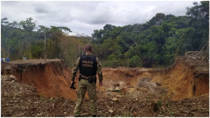 Durante a operação contra o garimpo ilegal, foram cumpridos 23 mandados de busca e apreensão em 10 cidades de Minas Gerais